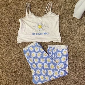 Floral Pajama Set. Size Large